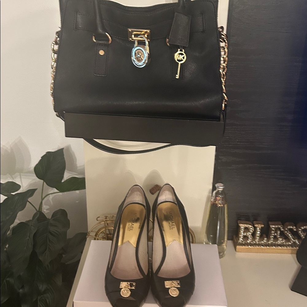 Michael Kors Black and Gold Satchel with Structured Design - Picture 4 of 8